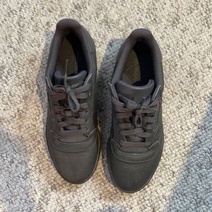 Selling grey Yeezy Powerphases!